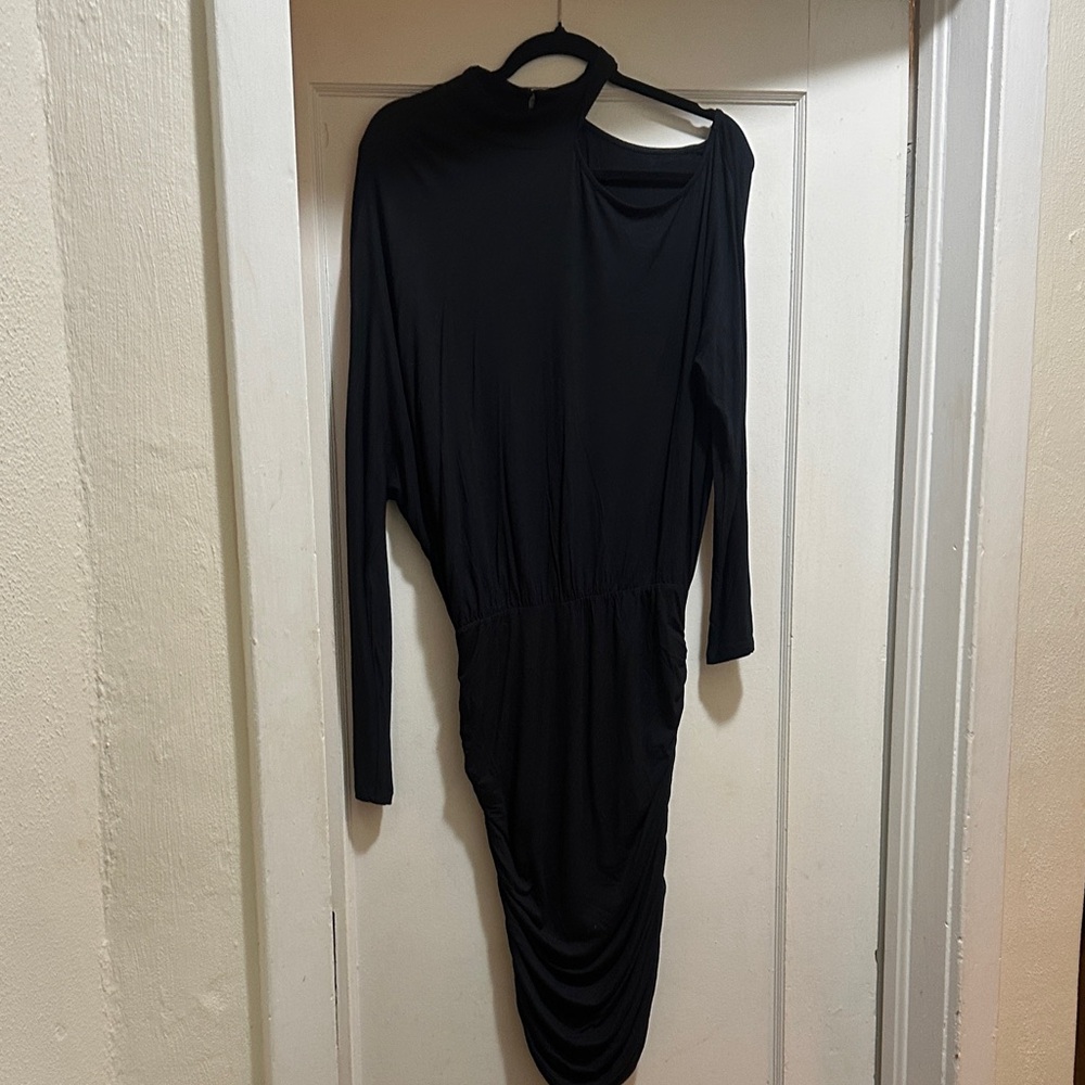 VENUS Black Long Sleeve Dress with Cut-Out